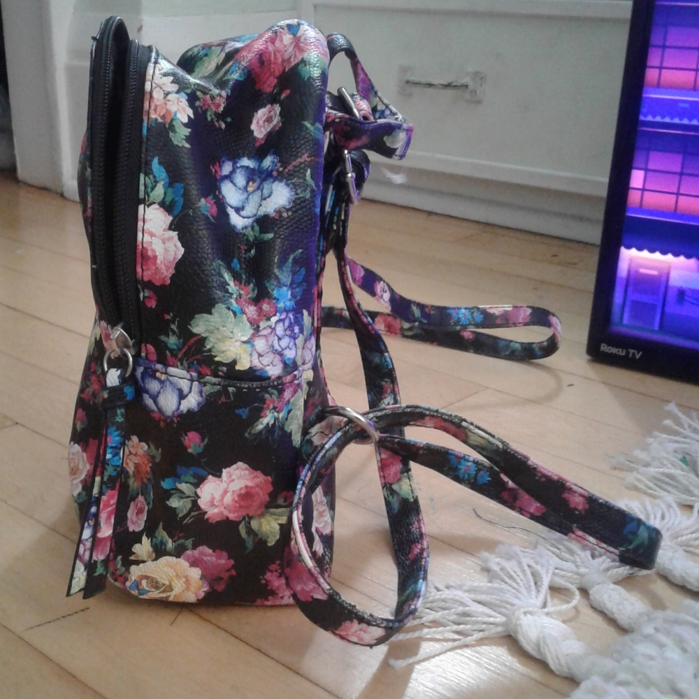 Small mini backpack - Picture 8 of 10